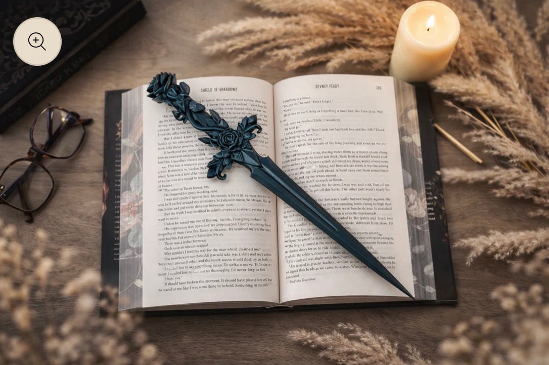 Rose Court Dagger - Burnt Titanium